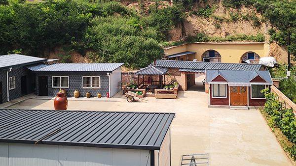 引進(jìn)大型釀酒設(shè)備開(kāi)酒坊，帶領(lǐng)鄉(xiāng)親們一起“釀”出好日子