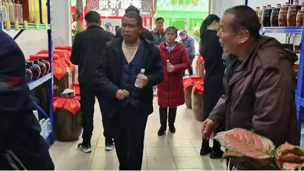 農(nóng)村創(chuàng)業(yè)好項目：引進(jìn)電加熱釀酒設(shè)備，一邊釀酒一邊養(yǎng)雞