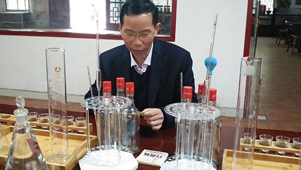 用釀酒蒸餾設(shè)備做酒，你不能不知道的白酒勾調(diào)基礎(chǔ)知識