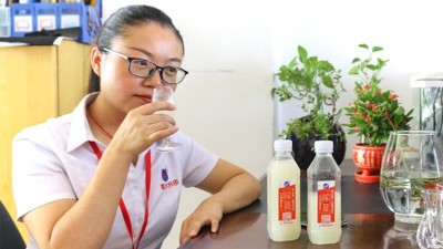 在雅大白酒蒸餾設(shè)備品酒師眼中，好酒一條線被稱為好酒的標(biāo)準(zhǔn)！