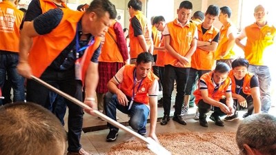 我應(yīng)該先學(xué)釀酒知識(shí)還是先買白酒蒸餾設(shè)備？