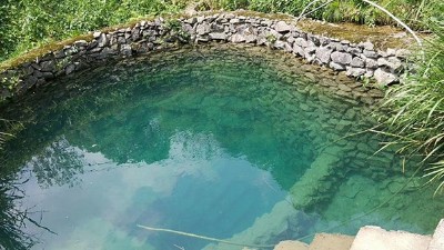 劉峰回鄉(xiāng)創(chuàng)業(yè)“靠山吃山”，用釀白酒設(shè)備做土酒年入20萬