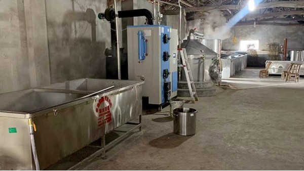 環(huán)保查得嚴(yán)酒廠被迫停產(chǎn)，耿總果斷引進(jìn)生物顆粒釀酒設(shè)備