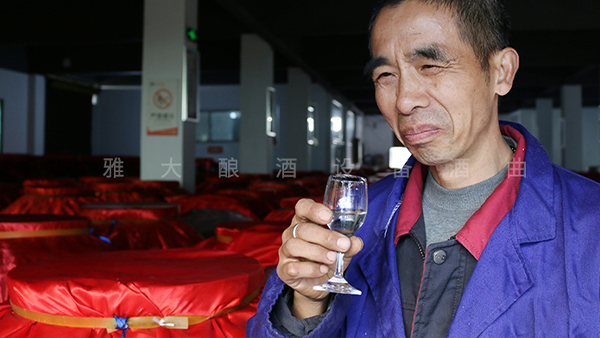 用小型燒酒設(shè)備釀的白酒上頭，揪出這一物還你健康美酒？