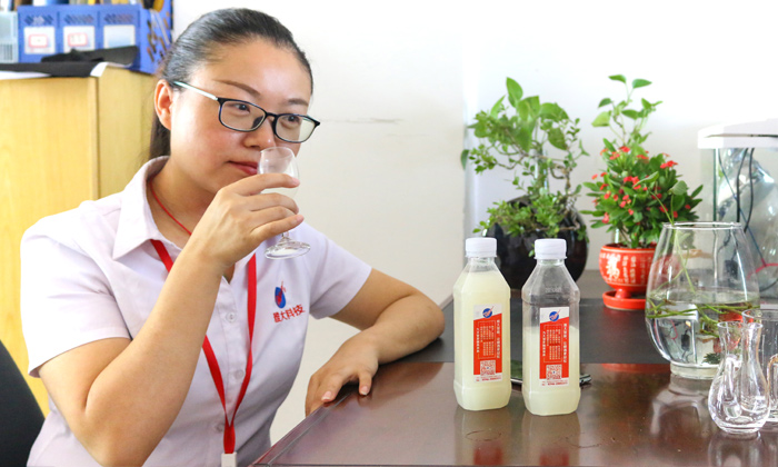 9.9為學(xué)員品酒，幫忙改善酒質(zhì)