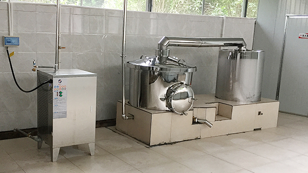 用電加熱釀酒設(shè)備做固態(tài)酒，怎樣做好場(chǎng)地衛(wèi)生？