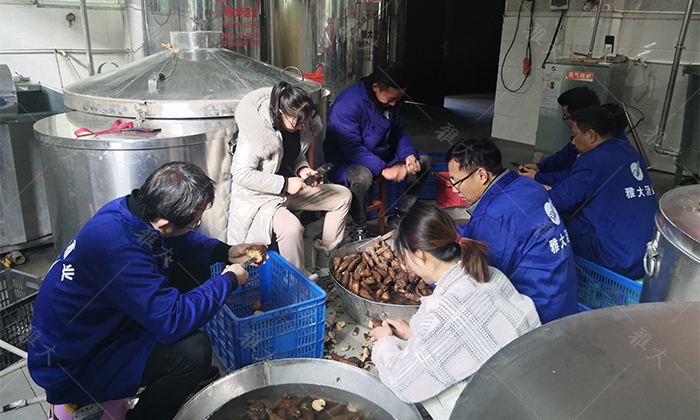 2挑選，去除壞果-爛果