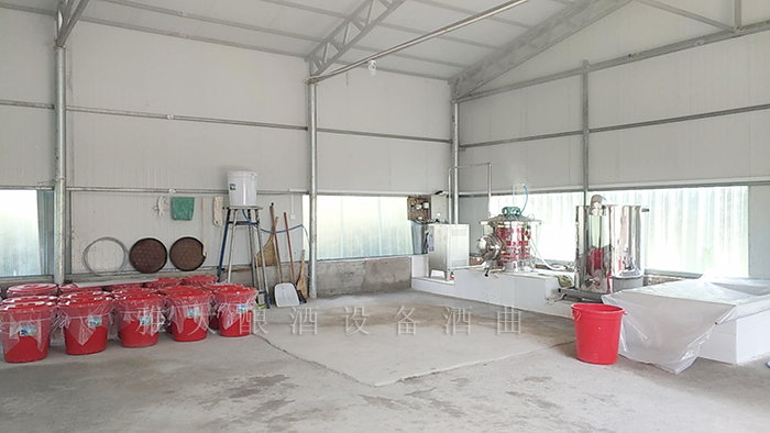 9.8引進(jìn)現(xiàn)代小型白酒設(shè)備，對(duì)酒坊進(jìn)行升級(jí)