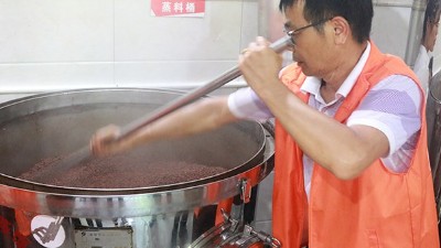用蒸酒設備做固態(tài)酒想要穩(wěn)產(chǎn)高產(chǎn)，這幾點很關鍵！