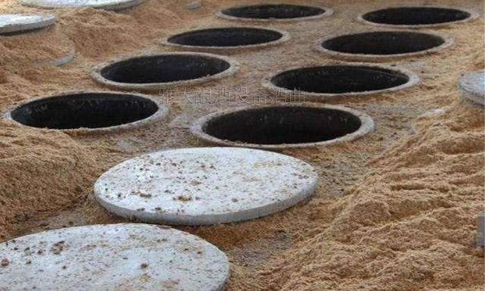 31-20年老師傅用雅大小型酒廠釀酒設(shè)備、地缸釀出“最干凈的酒”2