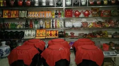 沒手藝！沒本錢！一套小型燒酒設(shè)備就在農(nóng)村開純糧酒坊賺錢