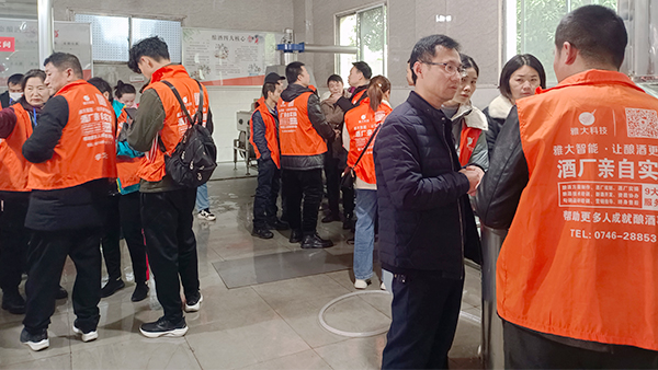 為什么那么多人選擇年后來雅大釀酒設(shè)備廠家考察？