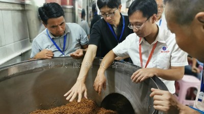 用純糧釀酒設(shè)備蒸固態(tài)酒老塌氣怎么辦？3招幫您解決！