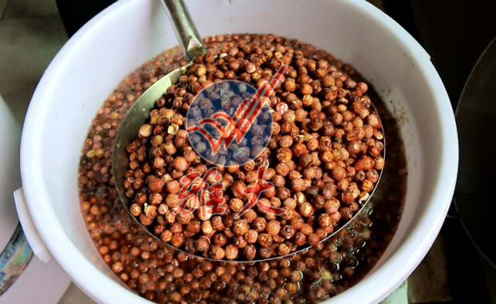 1、蓮子浸泡帶皮