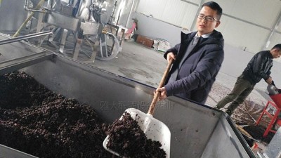 40噸拐棗爛在樹上賣不掉，用雅大蒸酒設(shè)備釀成酒，每瓶賣288元！