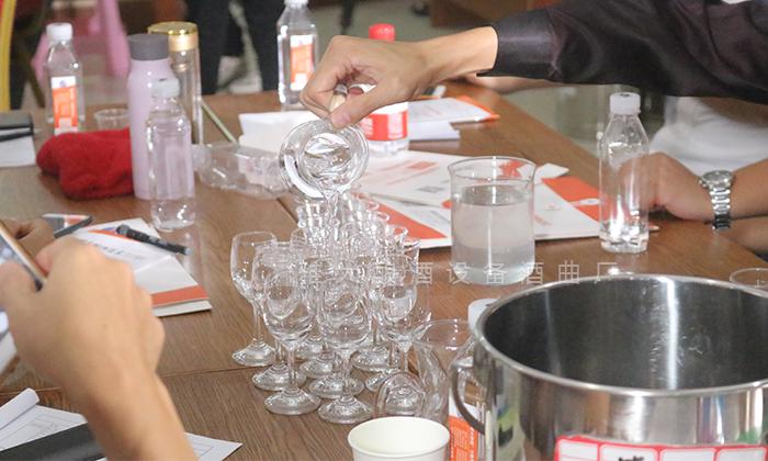 雅大開設勾調(diào)課程