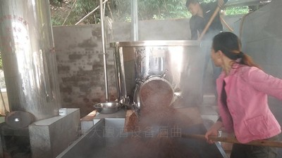 2020用小型燒酒設(shè)備回家開酒坊——適合夫妻創(chuàng)業(yè)的好項(xiàng)目！