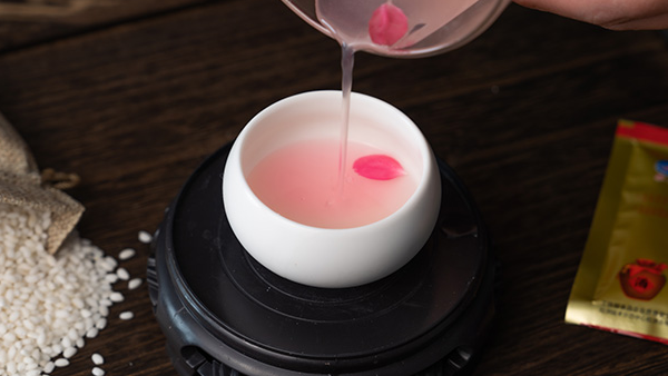 釀一壇美味桃花糯米酒，封存春天的味道