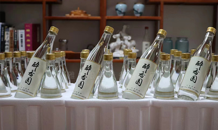 用純糧釀酒設備開酒坊，要有自己的商標