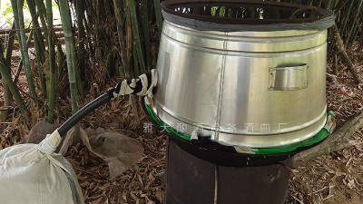 用木甑烤酒設(shè)備蒸白酒，冬季更容易糊鍋，為什么？