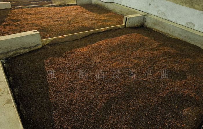 9.2高粱入池發(fā)酵，請(qǐng)控制好溫度