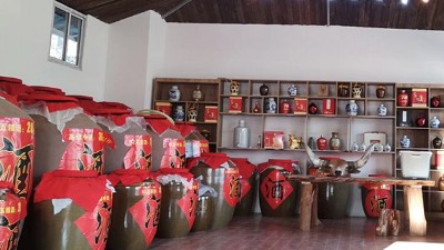 在農(nóng)村弄套全自動(dòng)釀酒設(shè)備開小酒坊，自產(chǎn)自銷年賺十幾萬(wàn)沒(méi)問(wèn)題