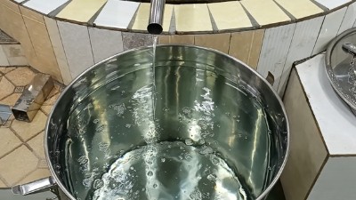 用烤酒設(shè)備釀酒的老師傅，為什么每次出酒率都那么高？