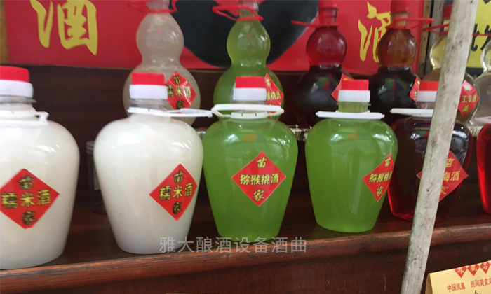 2-「蒸酒設(shè)備」這酒在市面上很少見，據(jù)說是用獼猴桃做的