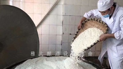 用小型蒸酒設(shè)備釀酒如做人，差一個(gè)時(shí)辰，那都不叫酒