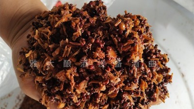 用白酒蒸餾設(shè)備做固態(tài)酒升溫猛？只需發(fā)酵時(shí)加上它。