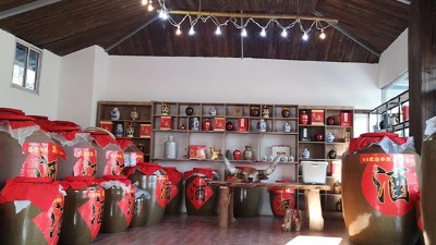 花2-3萬就能干的小本創(chuàng)業(yè)項目有嗎？試試用白酒蒸餾設(shè)備開酒坊吧