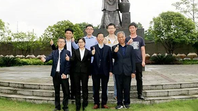 中國(guó)勁酒技術(shù)團(tuán)隊(duì)造訪湖南雅大，探討酒用雜交糯高粱釀造技藝！