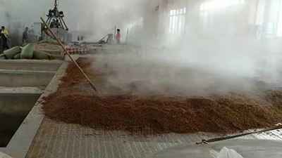 用燒酒設(shè)備做酒多年的老師傅告訴你，窖池應(yīng)這樣搭建與維護！