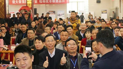 湖南雅大前往臨湘市傳統(tǒng)釀酒產(chǎn)業(yè)培訓(xùn)班，分享雅大釀酒技術(shù)！