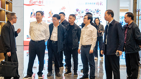 強(qiáng)職能·優(yōu)服務(wù)·促提升 | 市人大黨組成員、副主任提名人選李天明率隊(duì)赴雅大調(diào)研