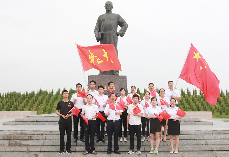 11.27組織黨員、發(fā)展對象、入黨積極分子參觀李達(dá)故居