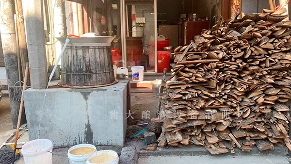 經(jīng)營5年的老酒坊遇危機(jī)，用這家的熟料釀酒設(shè)備、酒曲輕松化解！