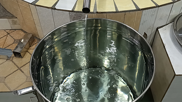 冬季用新型釀酒設(shè)備釀出來的酒為什么更易渾濁？