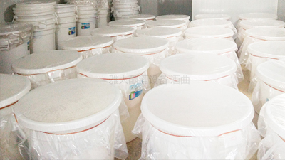 春季小型烤酒設(shè)備釀白酒 選對(duì)容器發(fā)酵口感會(huì)更好