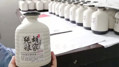 哪里有能釀出農(nóng)村土酒的小型酒廠釀酒設(shè)備？