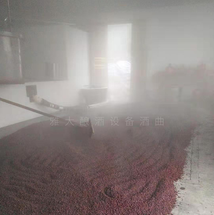 從廚師到釀酒師，用蒸餾釀酒設(shè)備釀出美酒，釀出紅火日子