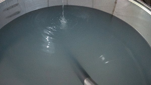 用烤酒設(shè)備做低度酒，可以用尾酒降度嗎？