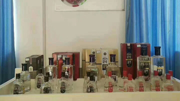 引進(jìn)大型釀酒設(shè)備做紅棗酒，帶領(lǐng)棗農(nóng)致富！