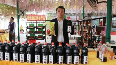 桑葚熟了，用果酒釀酒設(shè)備將它釀成酒營養(yǎng)又健康