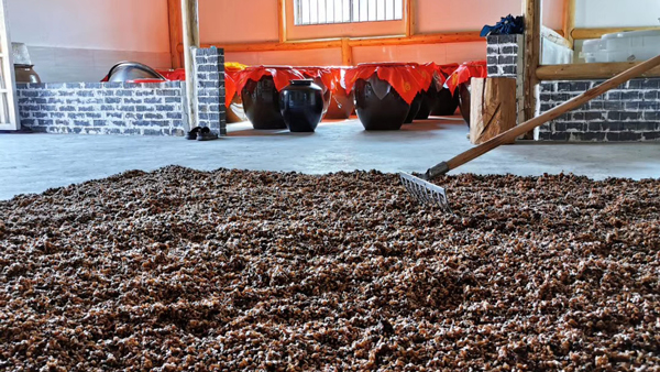 武功山黑糯米酒坊續(xù)集來了，這波操作后酒坊生意更火了