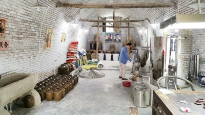 經(jīng)白酒蒸餾設(shè)備蒸餾的新酒，在貯存過程中發(fā)生了什么？