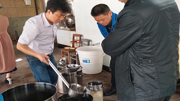 9.17現(xiàn)場(chǎng)品嘗酒的口感，滿意后再定制