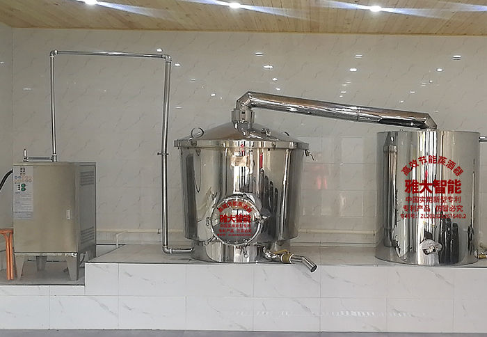 引進雅大200斤純糧釀酒設(shè)備