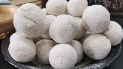 用不銹鋼釀酒設(shè)備做酒，糧食轉(zhuǎn)化成酒經(jīng)歷了幾個(gè)階段？