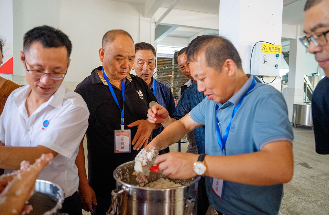 雅大第七屆釀酒技術(shù)培訓(xùn)會(huì) 7